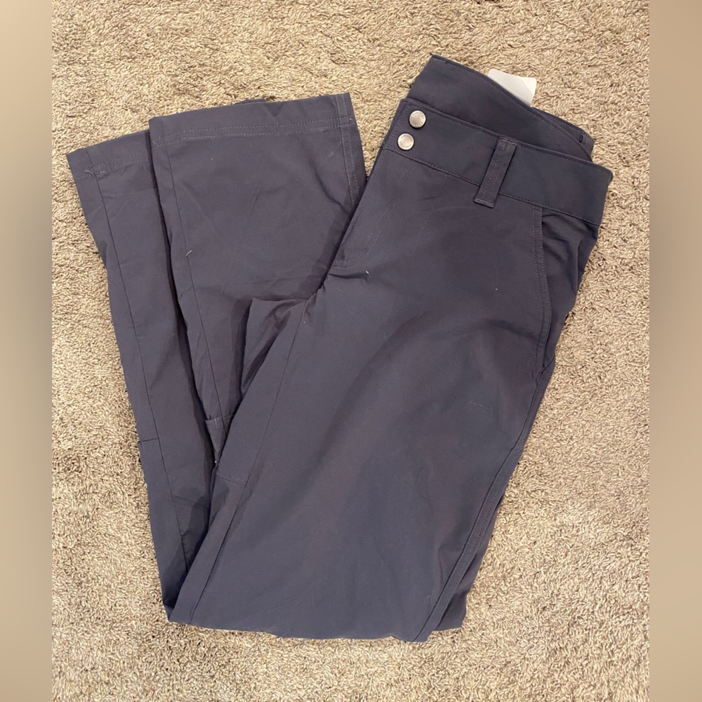 NWT Columbia Women’s dark gray straight leg active fit pants